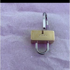 Givenchy Padlock / Givenchy Shark Lock Boot Lock
